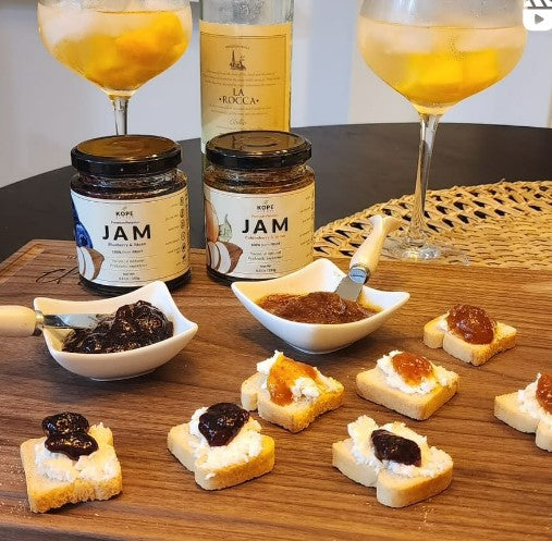 Discover the Perfect Combination: Wine, Crispy Toasts, and Kope Jam